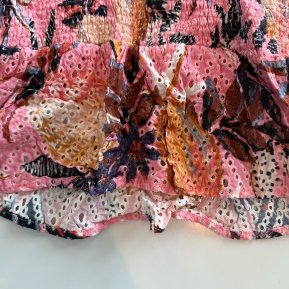 Farm Rio Smocked Eyelet Puff Sleeve Peplum Blouse Bright Pink Tropical XS Preppy - Picture 7 of 14